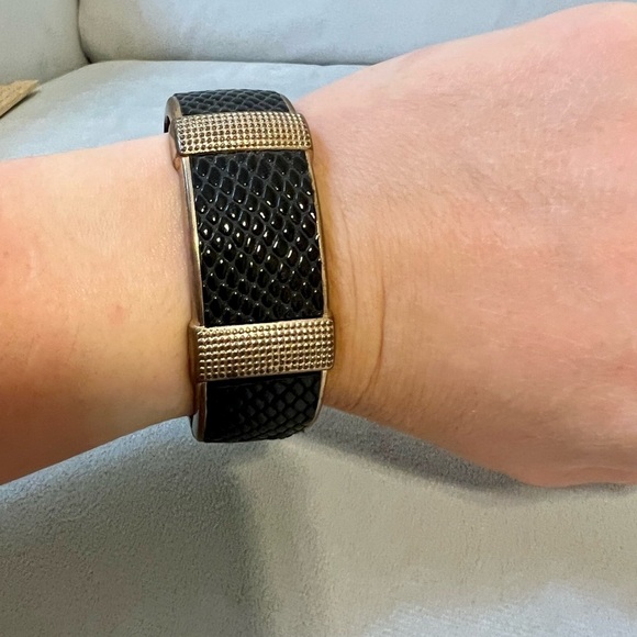 $5 ADD ON ITEM - Black & Gold Bracelet - Picture 5 of 6